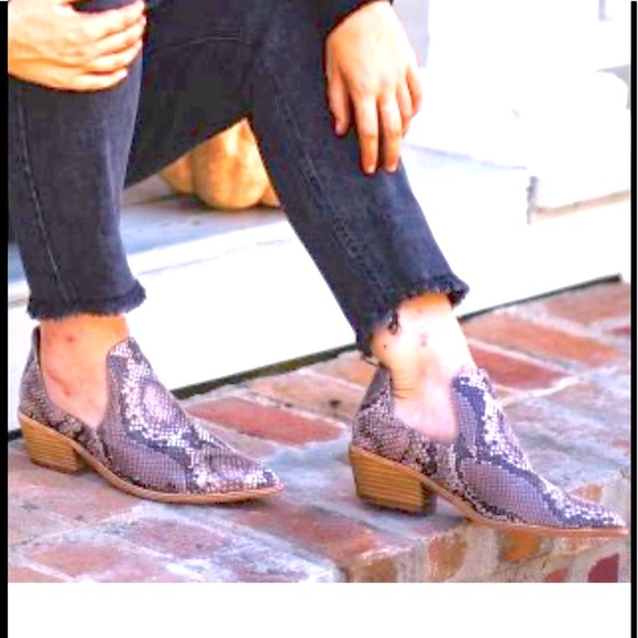 chinese laundry focus bootie snake